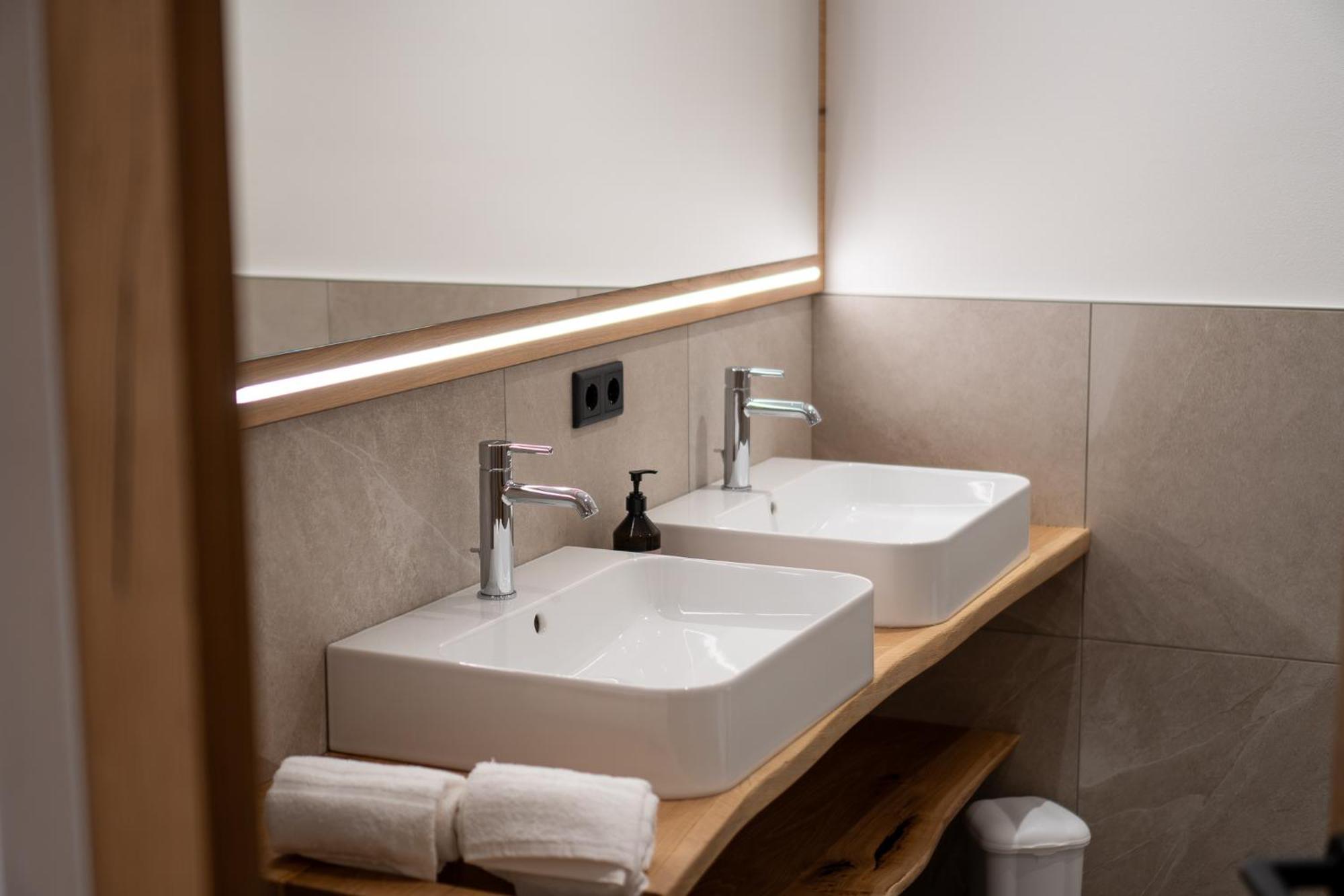 Hotel Lanzenschuster San Genesio Atesino Zewnętrze zdjęcie