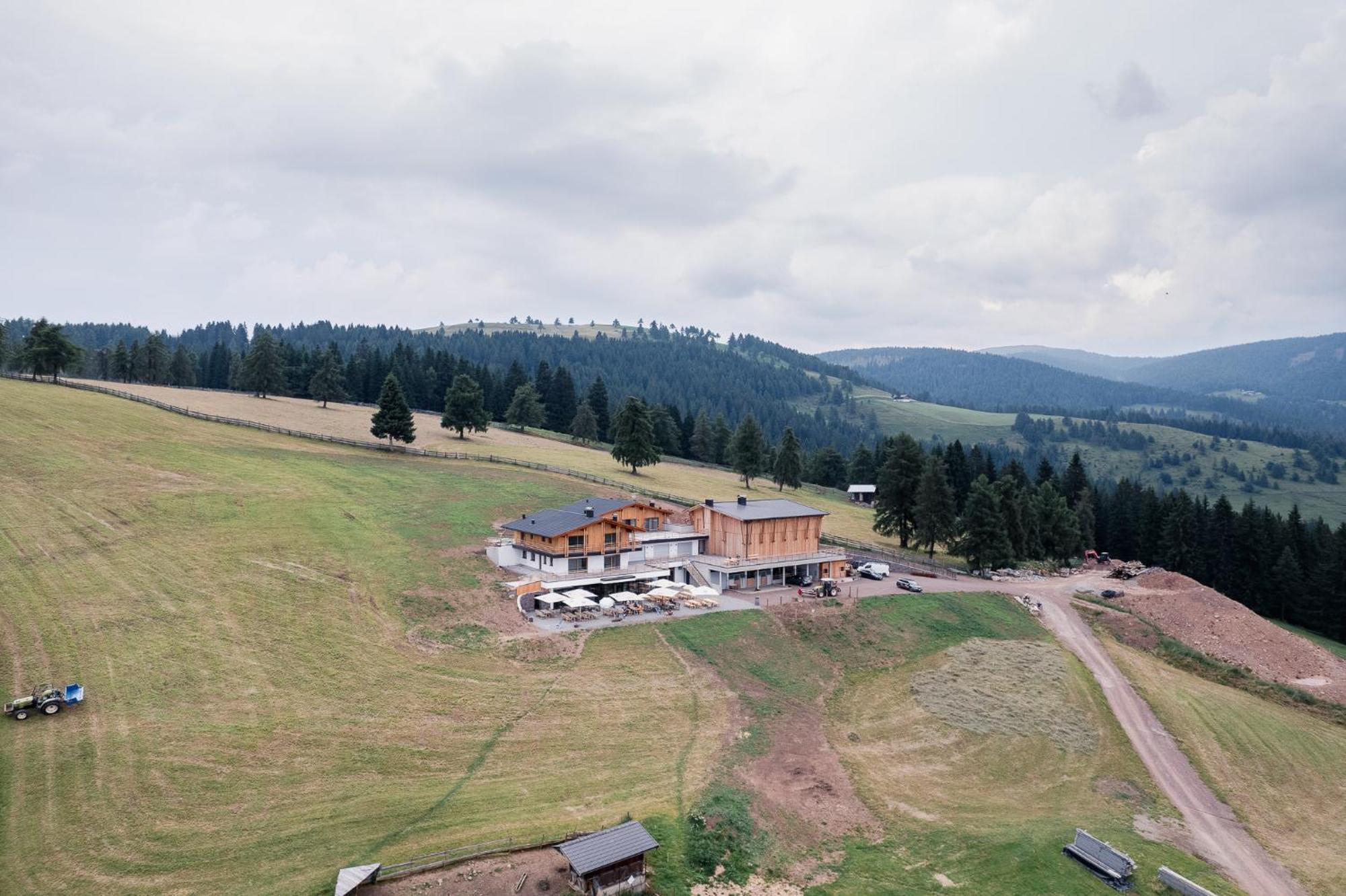 Hotel Lanzenschuster San Genesio Atesino Zewnętrze zdjęcie